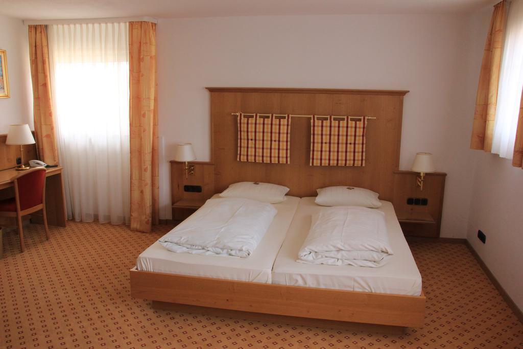 Hotel Am Schloss Darmstaedter Hof Bad Homburg vor der Hoehe Room photo