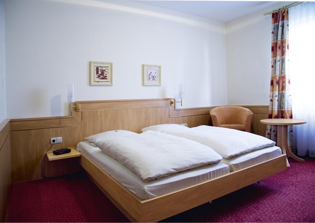 Hotel Am Schloss Darmstaedter Hof Bad Homburg vor der Hoehe Room photo